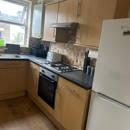 Lovely 2bedrooms Grove Walthamstow *