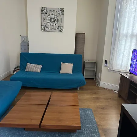Lovely 2bedrooms Grove Walthamstow Apartment