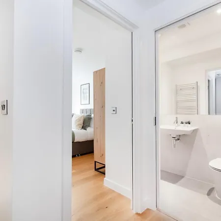 Bnbnook - Fitzrovia Duplex - Soho & Oxford Street Apartment *