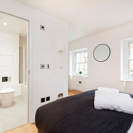 Bnbnook - Fitzrovia Duplex - Soho & Oxford Street London