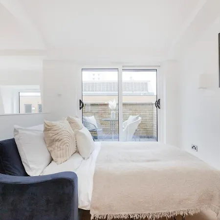 Bnbnook - Fitzrovia Duplex - Soho & Oxford Street Apartment London