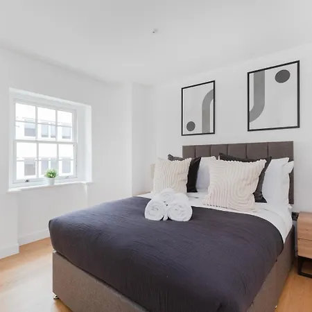 Bnbnook - Fitzrovia Duplex - Soho & Oxford Street Apartment London