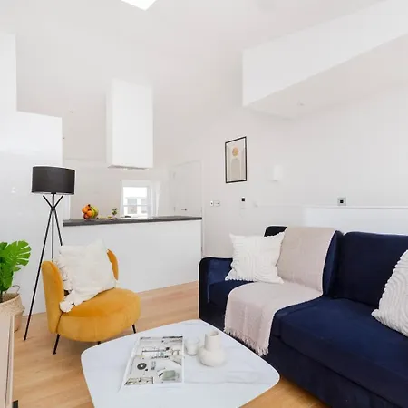 Bnbnook - Fitzrovia Duplex - Soho & Oxford Street Apartment London