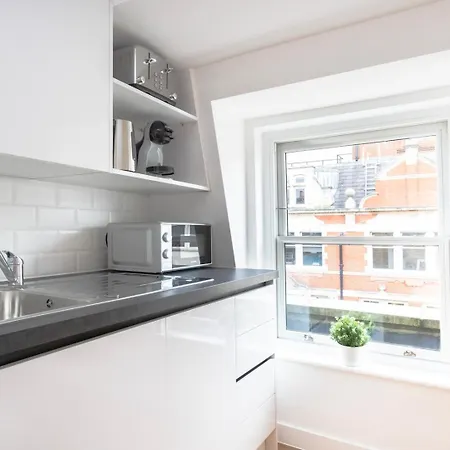 Bnbnook - Fitzrovia Duplex - Soho & Oxford Street London