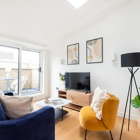 Bnbnook - Fitzrovia Duplex - Soho & Oxford Street Apartment London