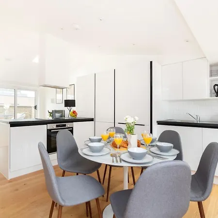 Bnbnook - Fitzrovia Duplex - Soho & Oxford Street Apartment