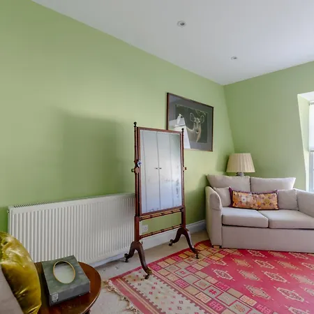Regal Haven 4 Bed Near Buckingham Palace Apartment *