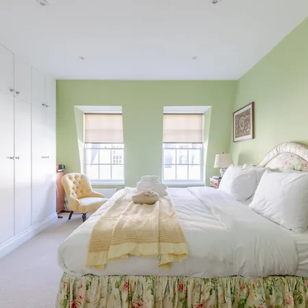 Regal Haven 4 Bed Near Buckingham Palace London