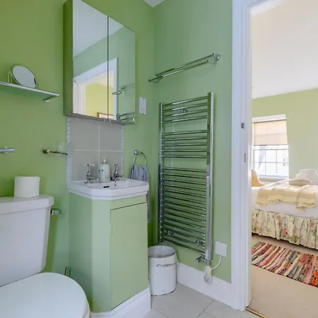 Regal Haven 4 Bed Near Buckingham Palace Apartment