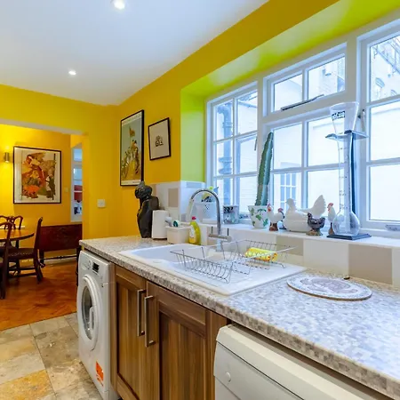Apartment Regal Haven 4 Bed Near Buckingham Palace *
