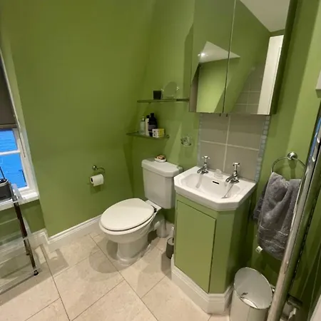 Regal Haven 4 Bed Near Buckingham Palace Apartment
