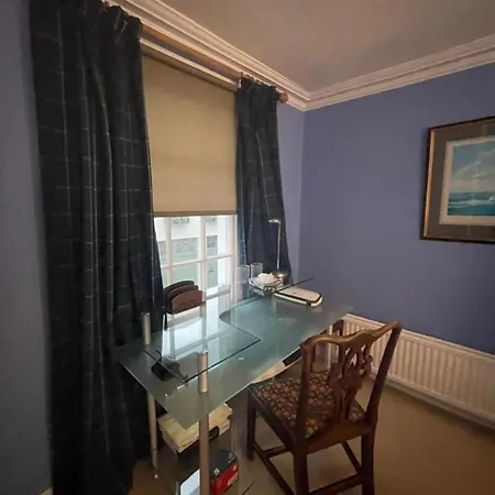 Apartment Regal Haven 4 Bed Near Buckingham Palace *
