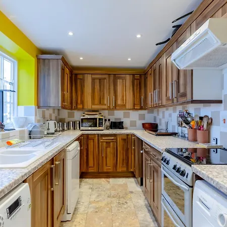 Apartment Regal Haven 4 Bed Near Buckingham Palace London