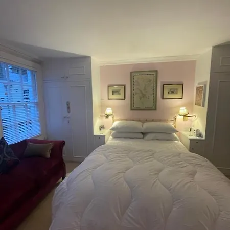 Regal Haven 4 Bed Near Buckingham Palace London