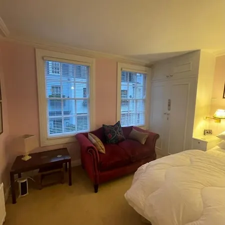 Regal Haven 4 Bed Near Buckingham Palace Apartment