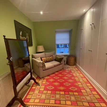 Apartment Regal Haven 4 Bed Near Buckingham Palace London