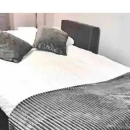 Cosy 2 Bed East Apartment London