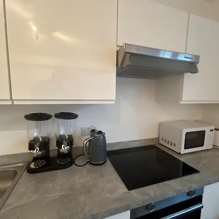 Cosy 2 Bed East * London