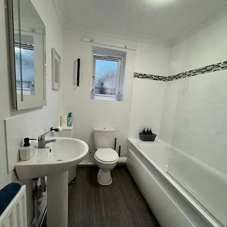 Cosy 2 Bed East * London