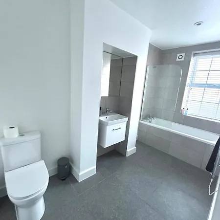 London 1 Bed Location * Edgware