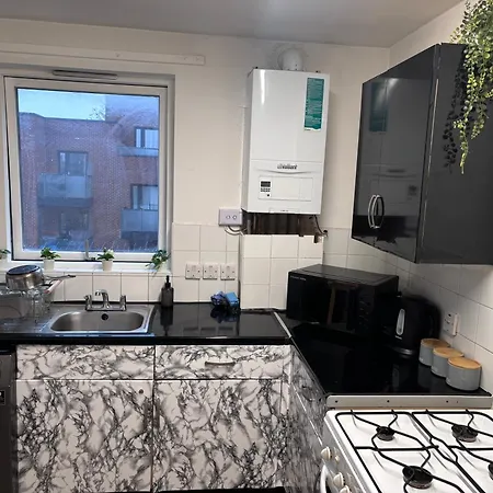 Cosy 1 Bed Flat Wembley Apartment