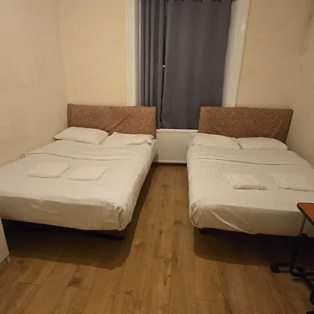 Collingham Place Apartment *