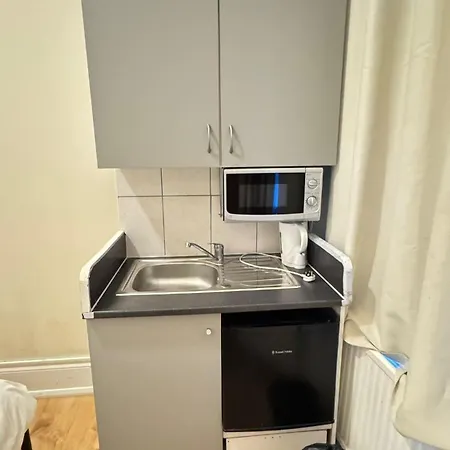 Collingham Place Apartment *