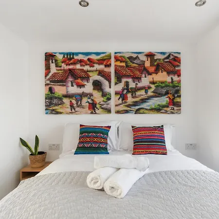 Luxurious 4 Bedroom