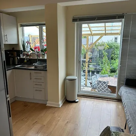 Homestay House Kt5 9lw, 119 Beresford Avenue Surbiton, Kingston *