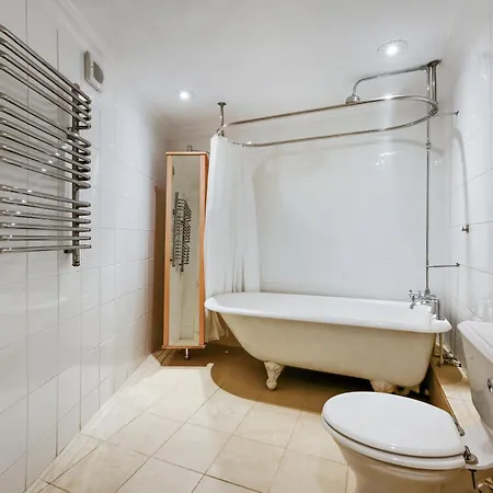 Fulham Unique & Large Flat With 2 Full En-suites Apartment London