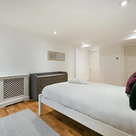 Fulham Unique & Large Flat With 2 Full En-suites Apartment *