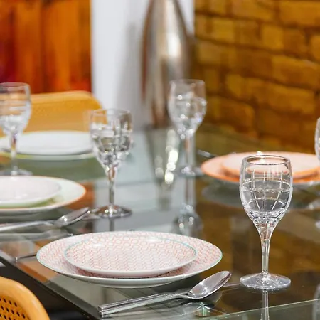 Charming Covent Garden, Air-con Sleeps 6 London