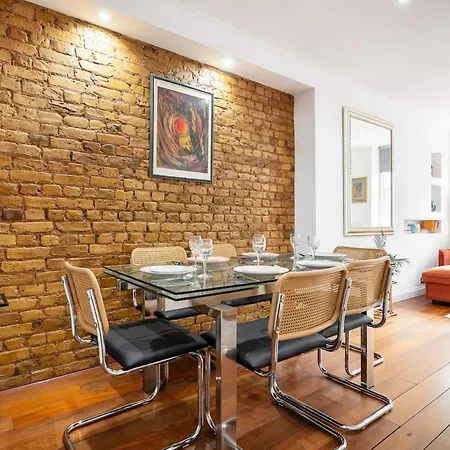Charming Covent Garden, Air-con Sleeps 6
