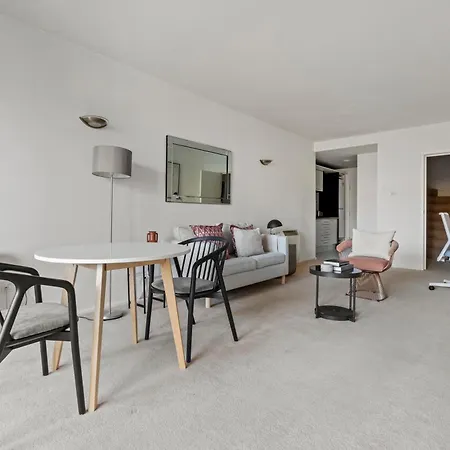 Londwell, Knightsbridge Luxury Balcony Penthouse Apartment