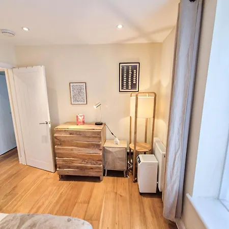 Chic 2-bedroom Flat In Vauxhall Near The Oval *