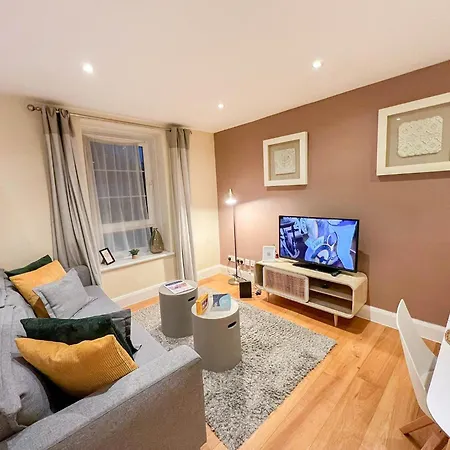 Chic 2-bedroom Flat In Vauxhall Near The Oval London