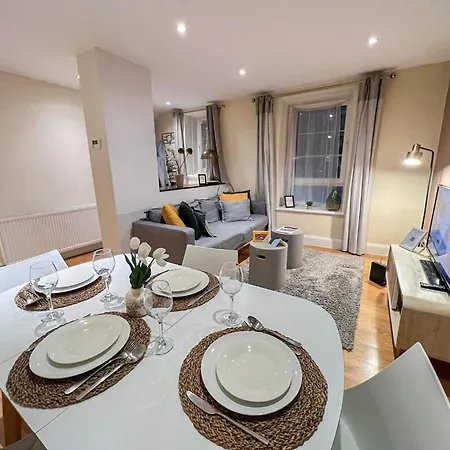 Chic 2-bedroom Flat In Vauxhall Near The Oval Apartment London