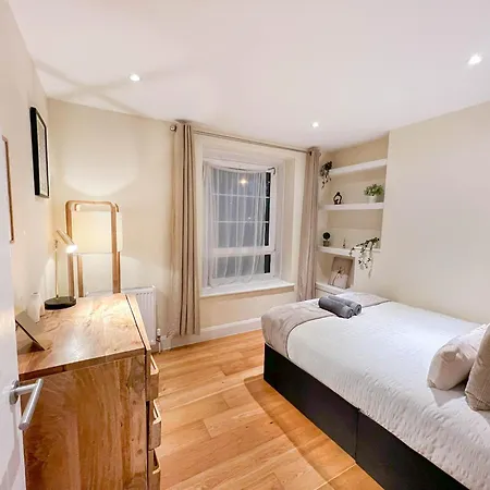 Apartment Chic 2-bedroom Flat In Vauxhall Near The Oval *
