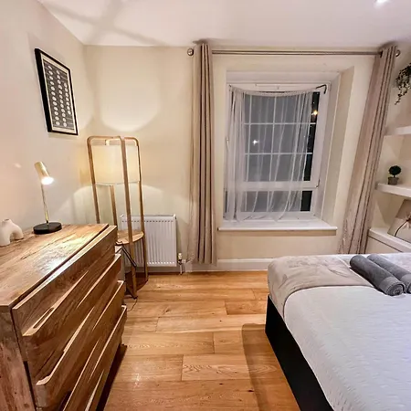 Chic 2-bedroom Flat In Vauxhall Near The Oval *