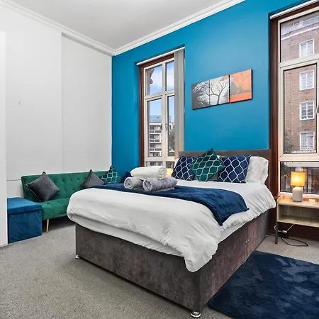 Lovely Nest In Paddington Apartment