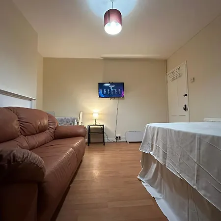 Apartment Beautiful Private Double In A Shared 3-bedroom Minutes Walk From Bethnal *