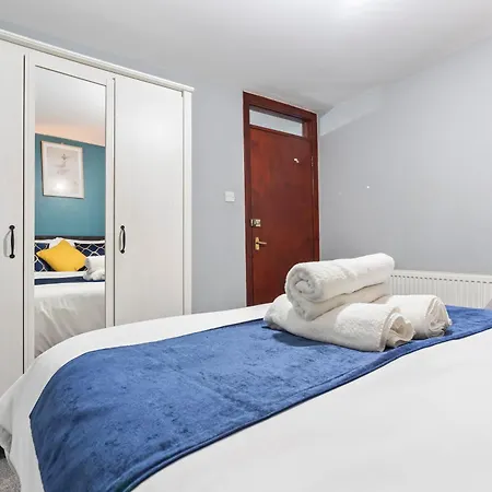 Spacious 3Br Flat In Paddington And Hyde Park Apartment