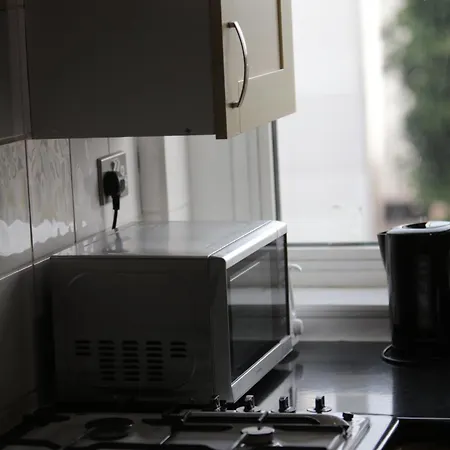 Homely Family Hideaway * London