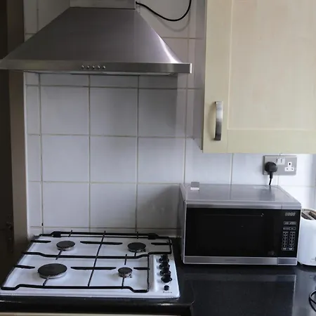 Apartment Homely Family Hideaway London