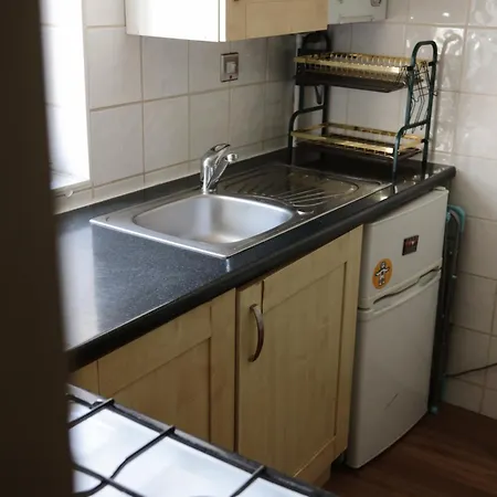 Apartment Homely Family Hideaway London