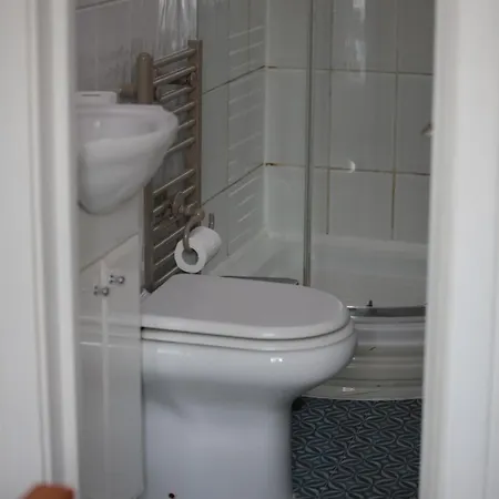 Homely Family Hideaway * London