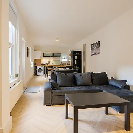 Pool Table High End - 2 Bedroom Flat