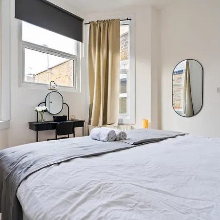 Apartment Pool Table High End - 2 Bedroom Flat