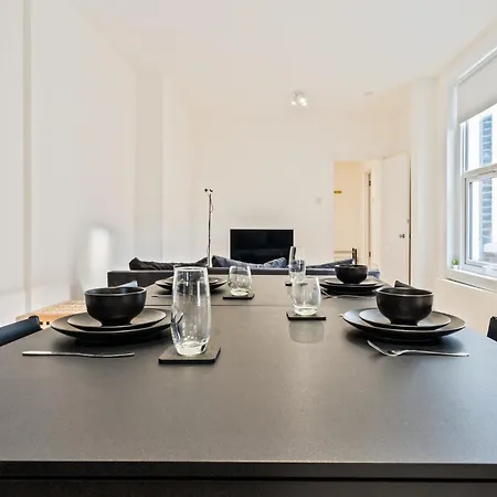 Apartment Pool Table High End - 2 Bedroom Flat