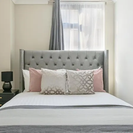 Apartment Avari - Princeton Collection